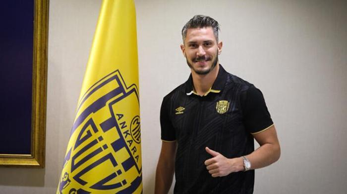 Mert Çetin (Stoper)
