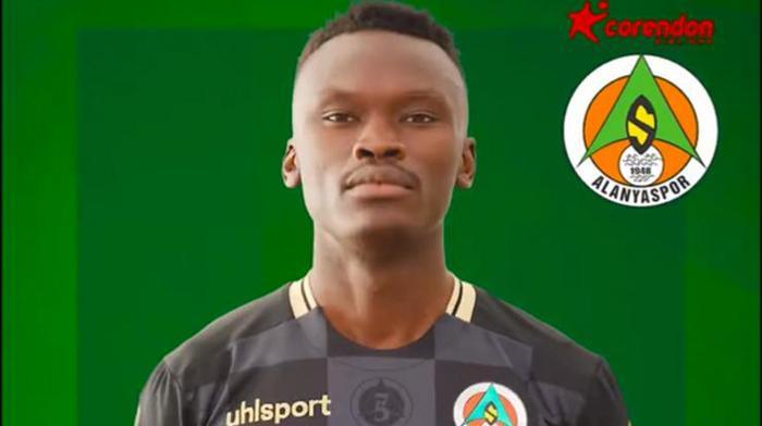 Pione Sisto (Forvet)